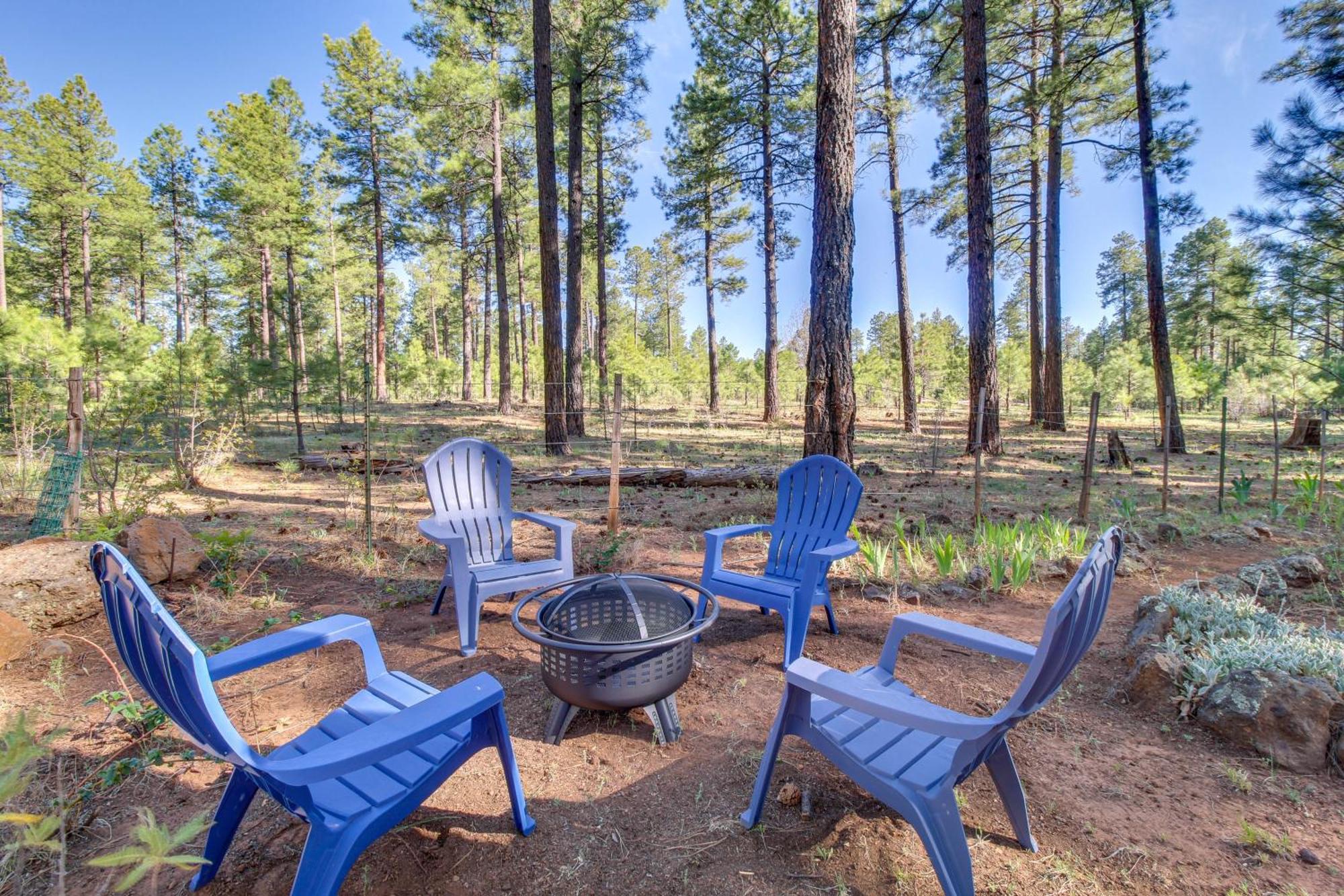 Peaceful Pinetop Cabin With Deck And Fire Pit! Βίλα Indian Pine Εξωτερικό φωτογραφία